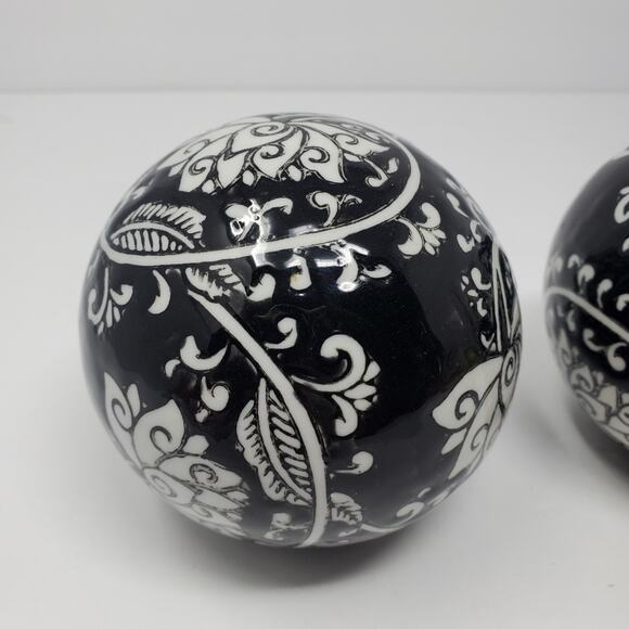 Bohemian Large Porcelain  black & White decorative balls 4" across - Picture 2 of 3